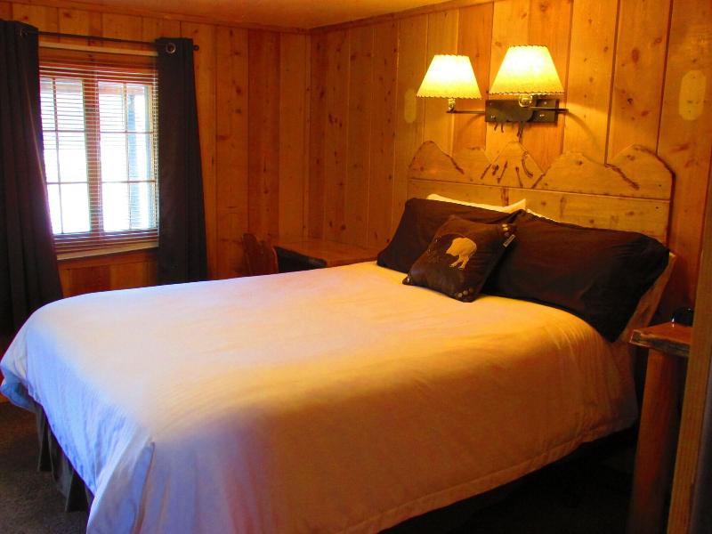Chinook Winds Motel image