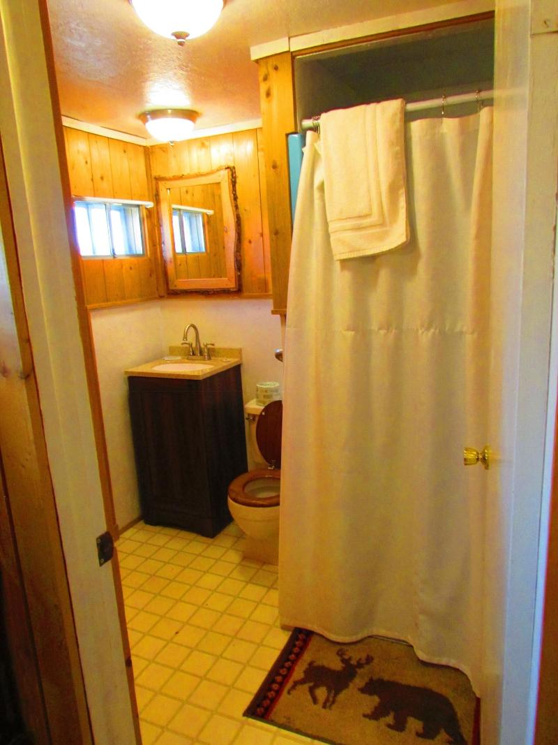 Chinook Winds Motel image