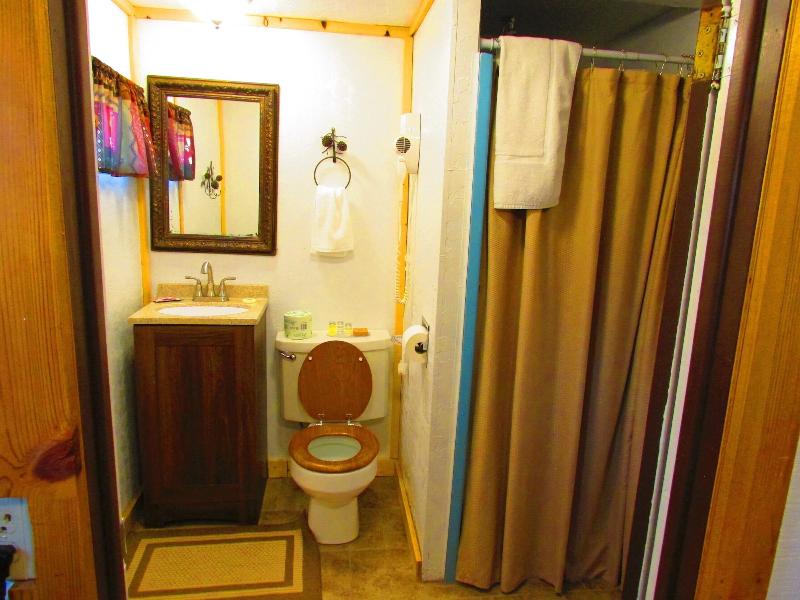 Chinook Winds Motel image