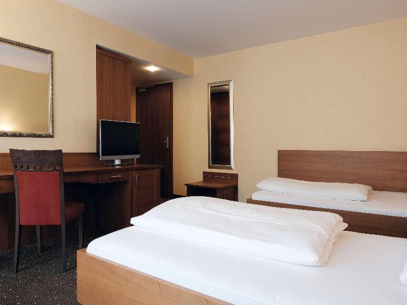 Ramada by Wyndham Duesseldorf Ratingen image