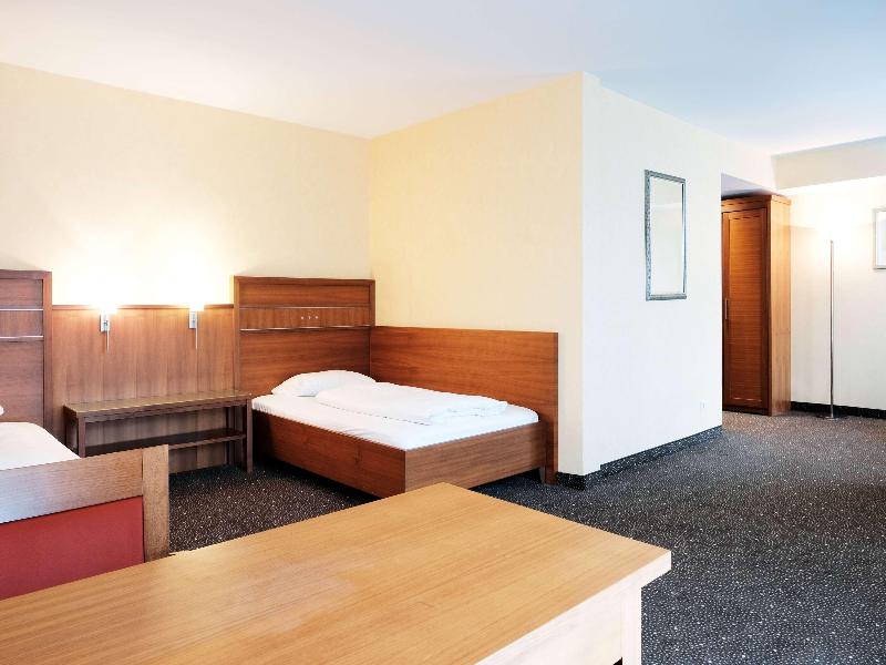 Ramada by Wyndham Duesseldorf Ratingen image