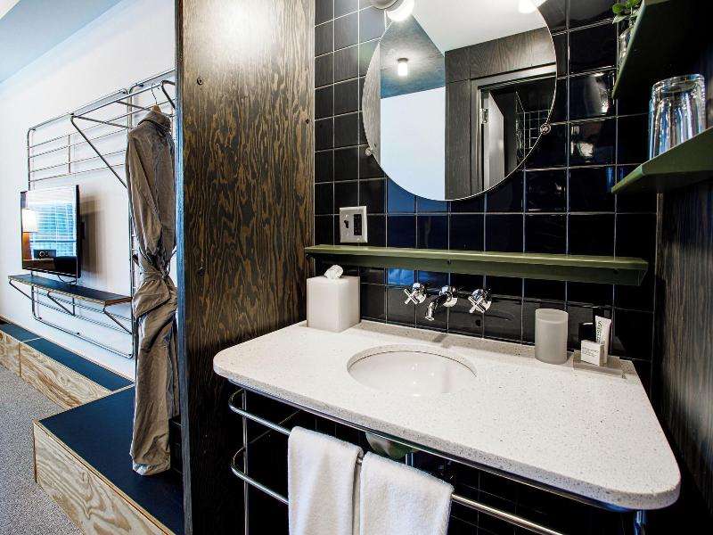 The Emily Hotel image