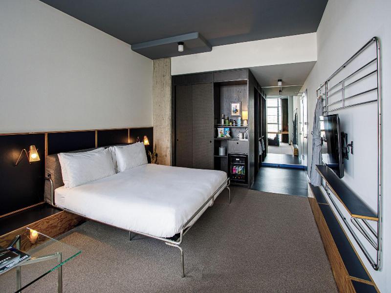 The Emily Hotel image