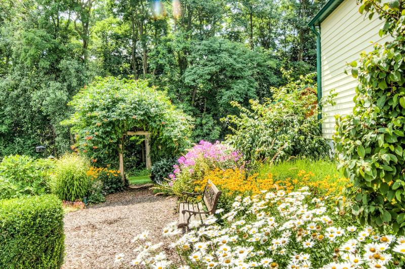 Los Gatos Bed & Breakfast image