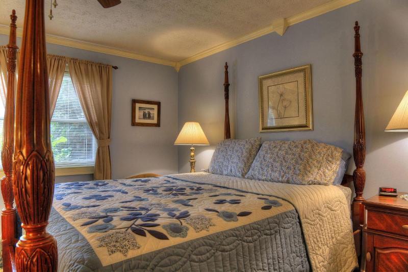 Los Gatos Bed & Breakfast image
