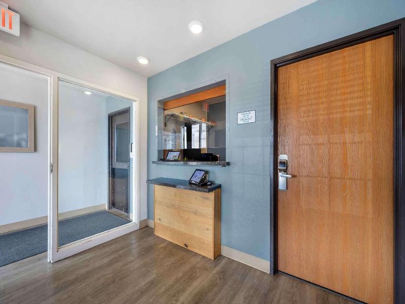 Woodspring Suites Wichita South image