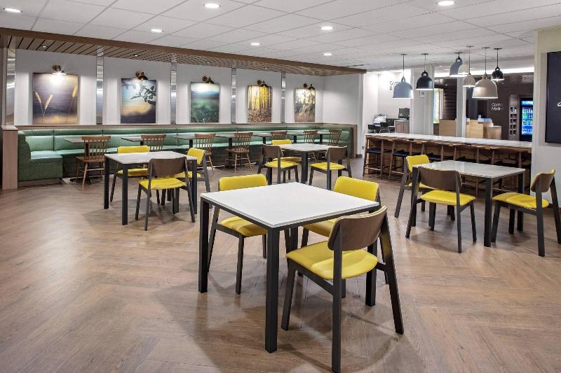 Fairfield Inn & Suites by Marriott Indianapolis Gr image