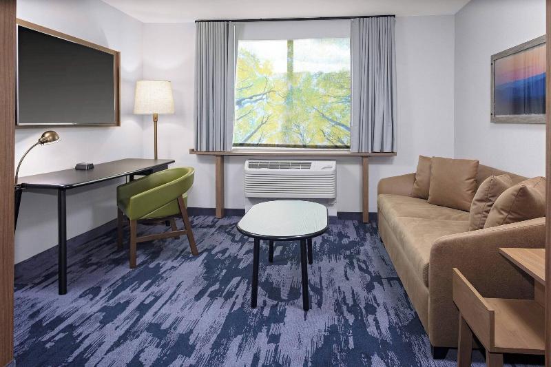 Fairfield Inn & Suites by Marriott Indianapolis Gr image