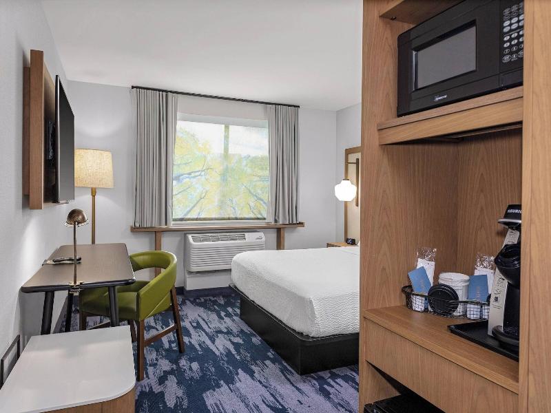Fairfield Inn & Suites by Marriott Indianapolis Gr image