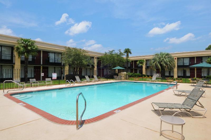 Motel 6 Natchitoches, LA image