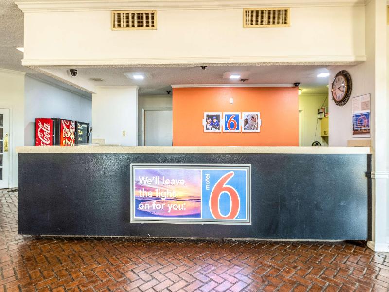 Motel 6 Natchitoches, LA image