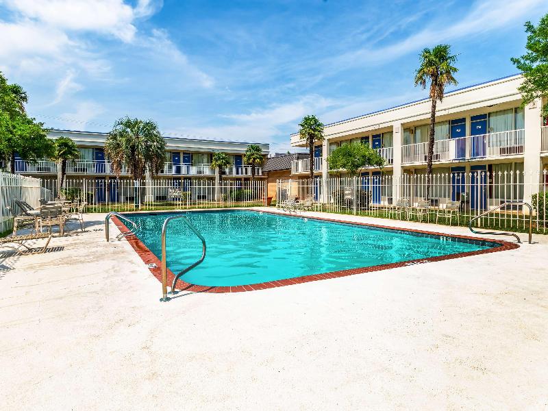 Motel 6 Natchitoches, LA image