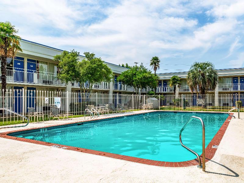 Motel 6 Natchitoches, LA image