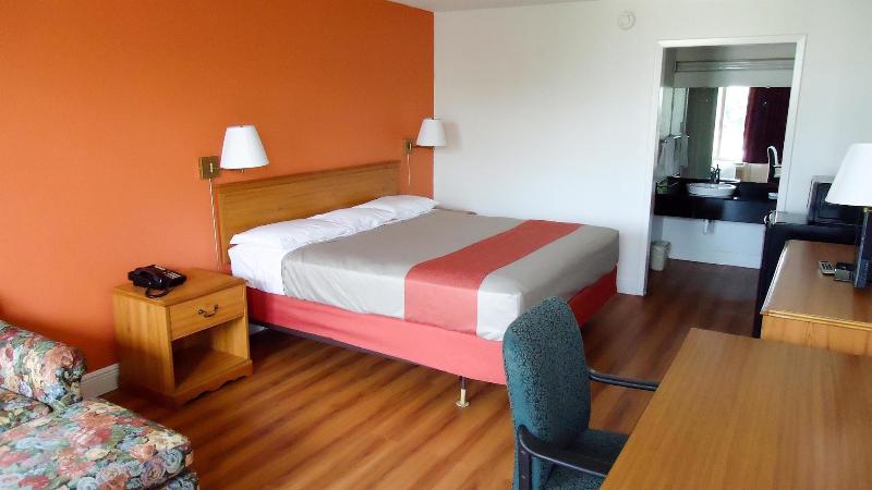 Motel 6 Natchitoches, LA image