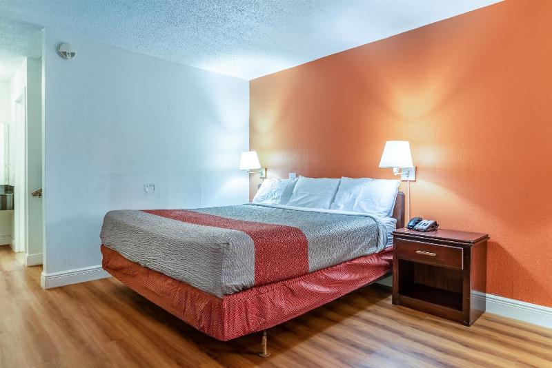 Motel 6 Natchitoches, LA image