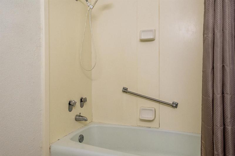 Motel 6 Natchitoches, LA image