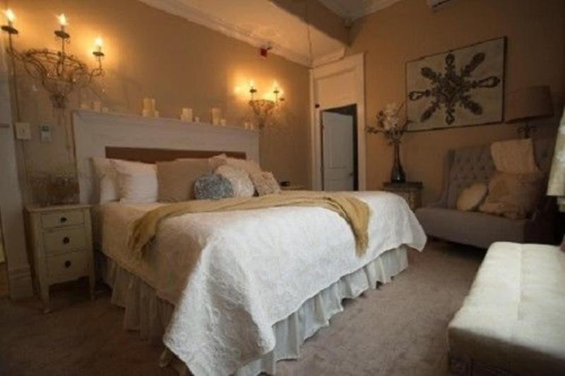 Hamilton House Inn image