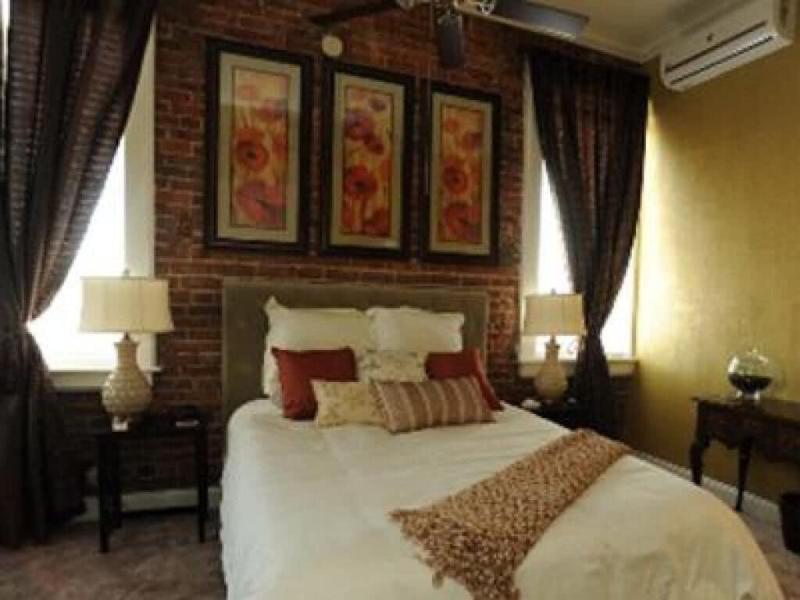 Hamilton House Inn image