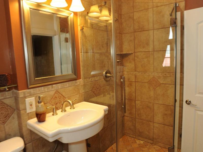 Hamilton House Inn image