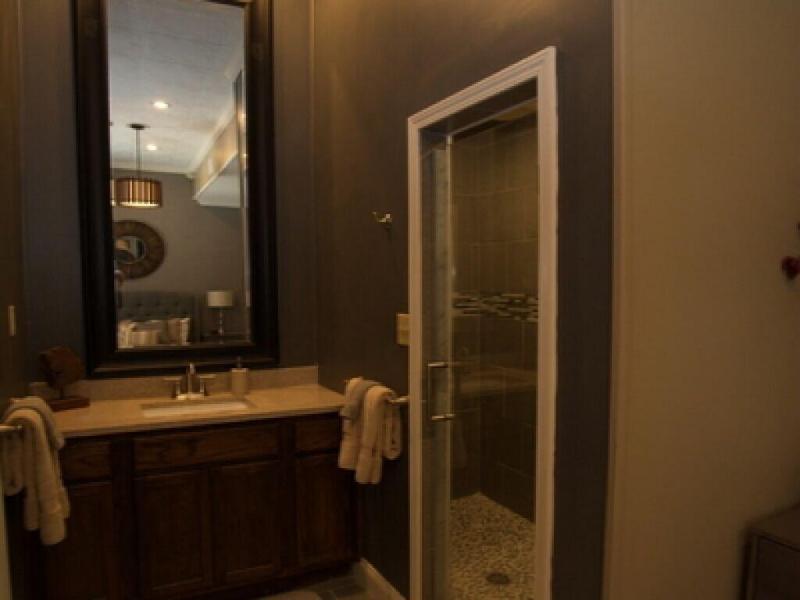 Hamilton House Inn image