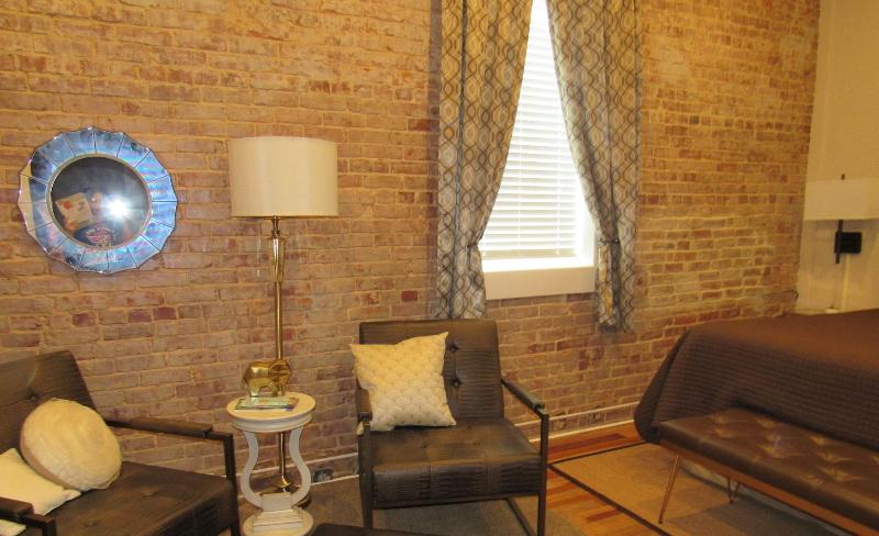 Hamilton House Inn image