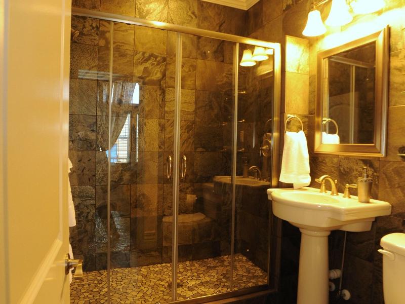 Hamilton House Inn image