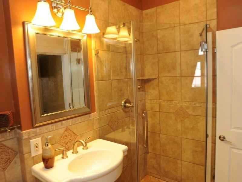 Hamilton House Inn image