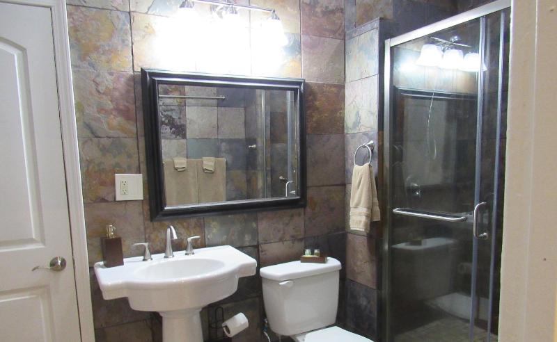 Hamilton House Inn image