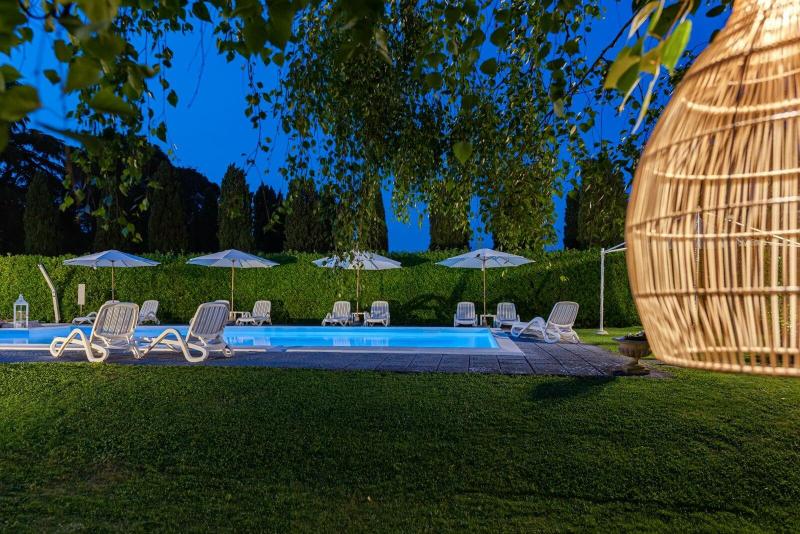 Villa Del Papa image