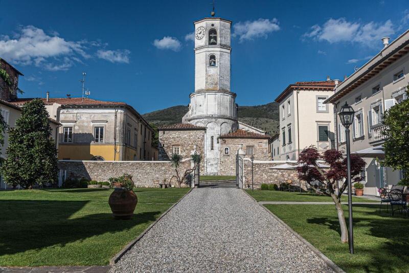 Villa Del Papa image