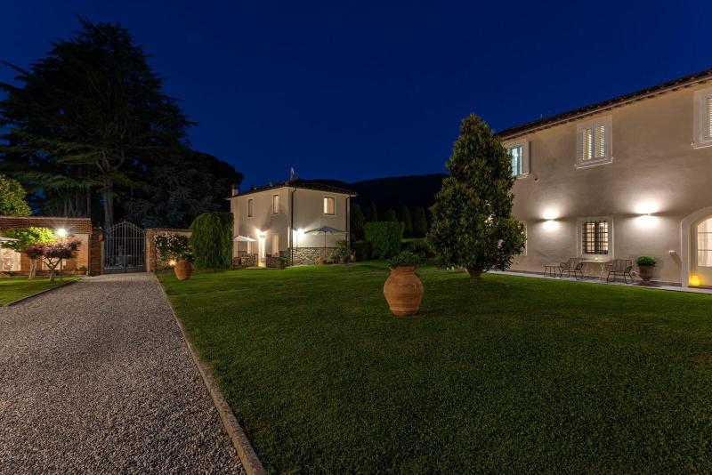 Villa Del Papa image