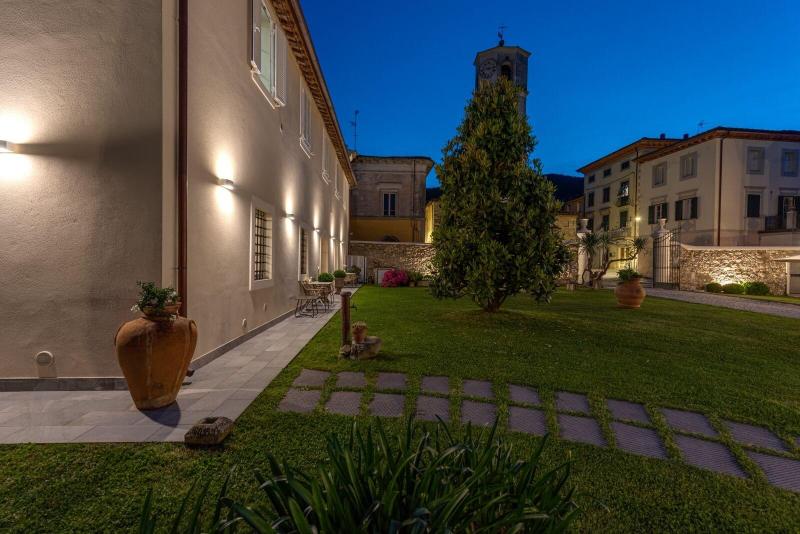 Villa Del Papa image
