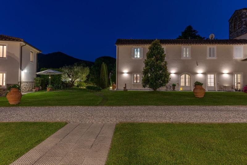 Villa Del Papa image