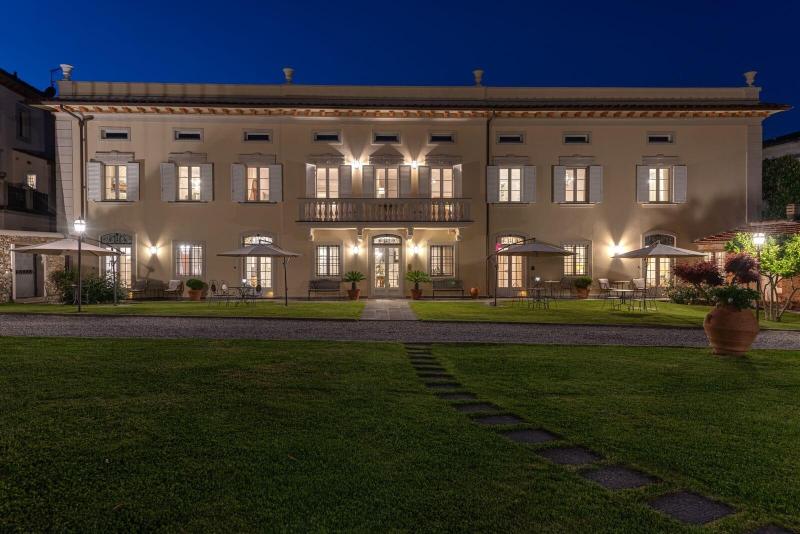 Villa Del Papa image