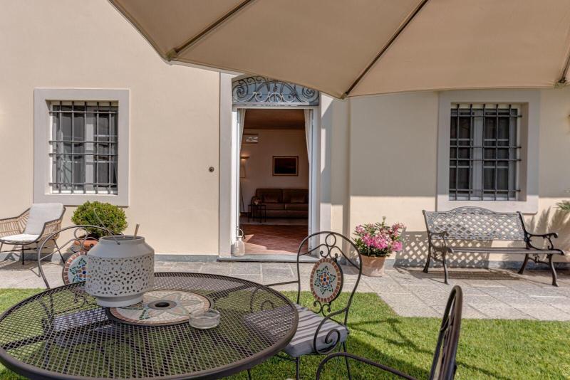 Villa Del Papa image