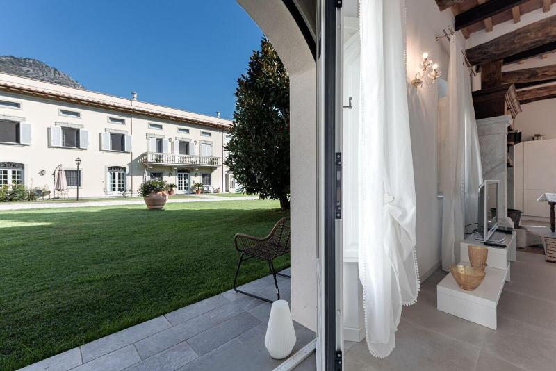 Villa Del Papa image