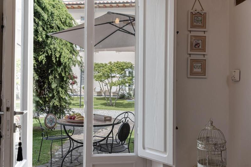 Villa Del Papa image