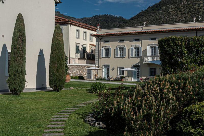Villa Del Papa image