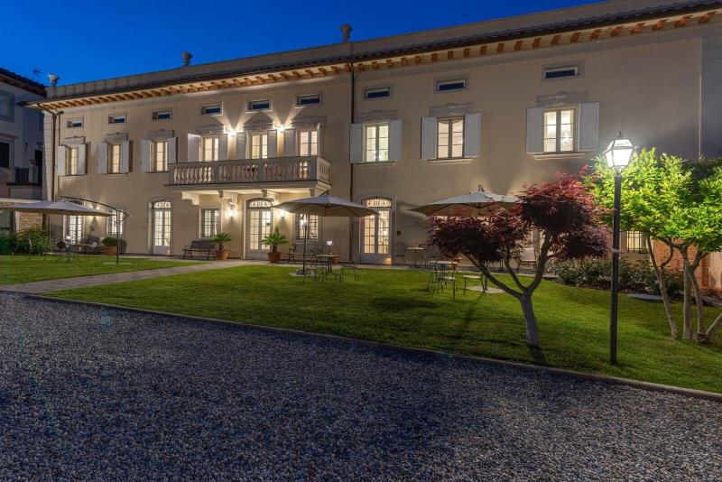 Villa Del Papa image