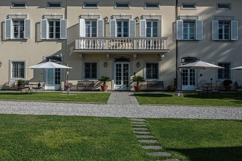 Villa Del Papa image