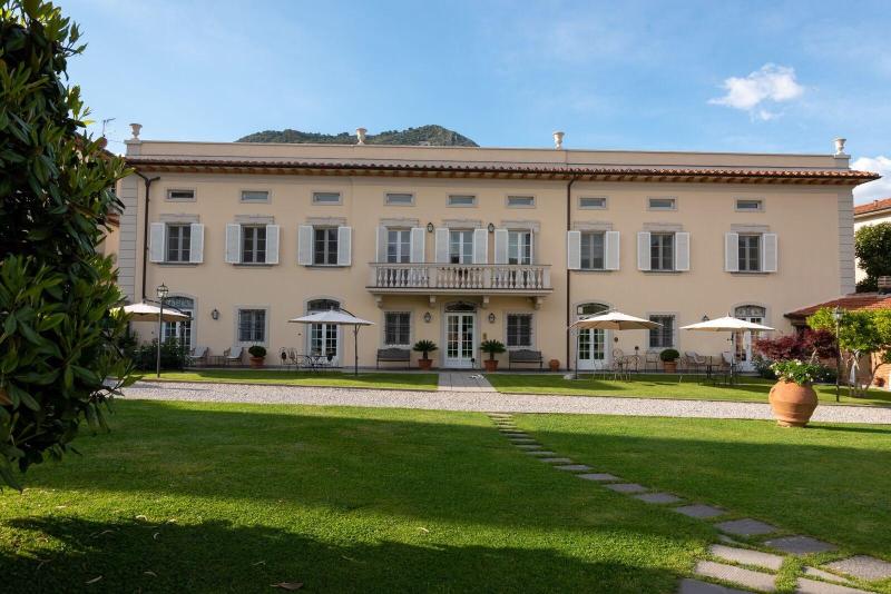 Villa Del Papa image