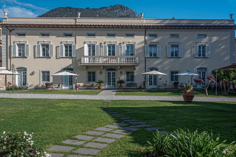 Villa Del Papa image