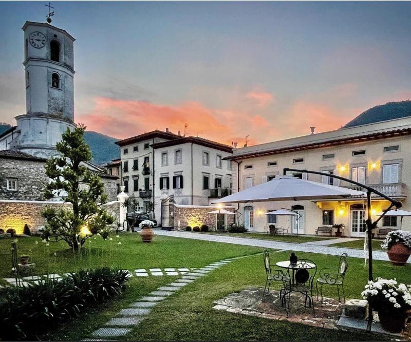 Villa Del Papa image