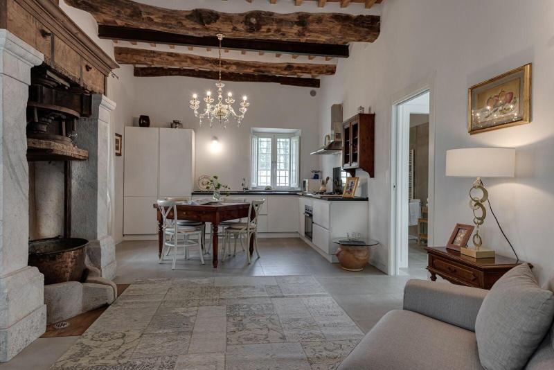 Villa Del Papa image