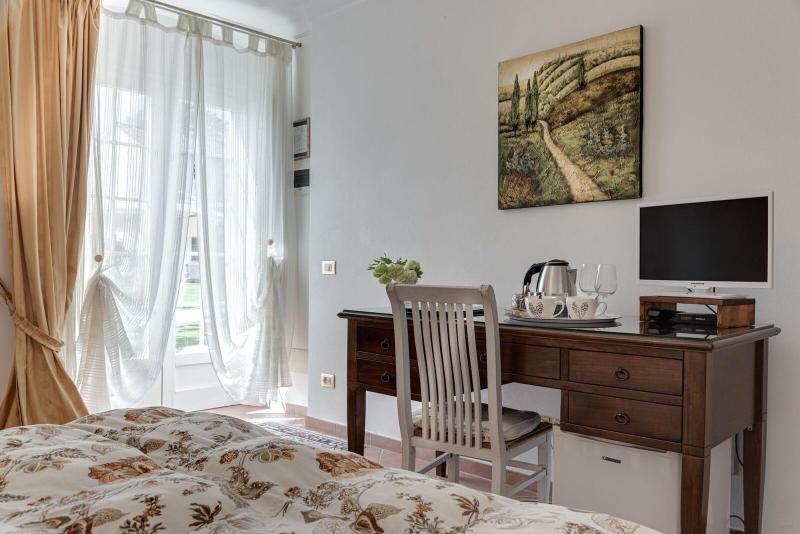 Villa Del Papa image