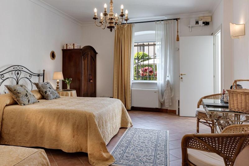 Villa Del Papa image