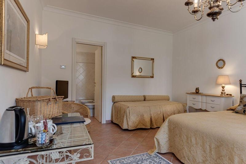 Villa Del Papa image