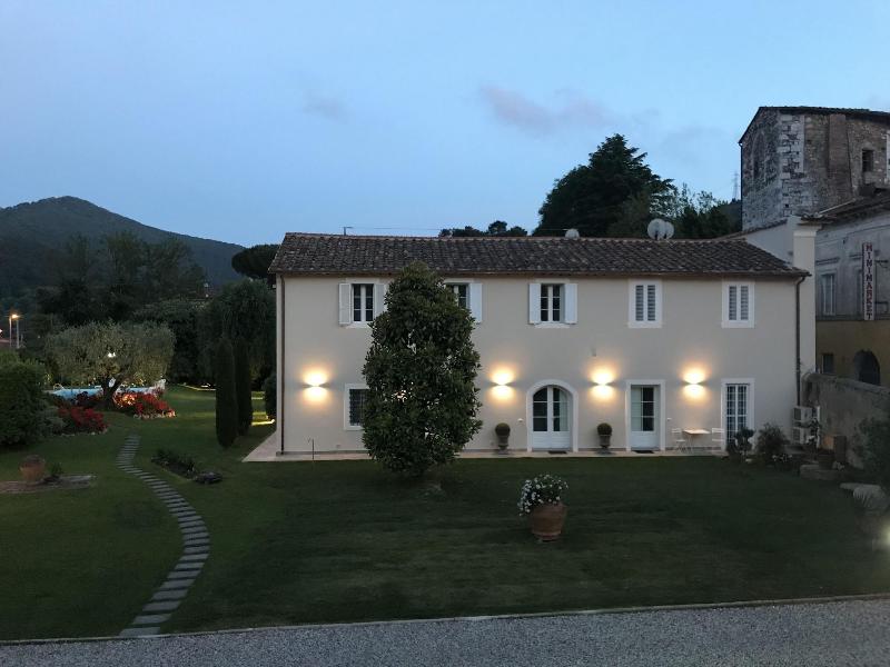 Villa Del Papa image