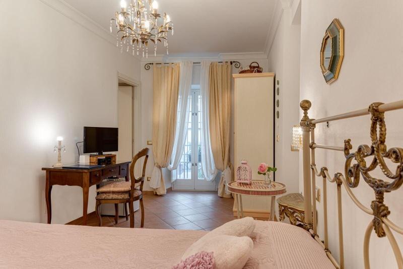 Villa Del Papa image