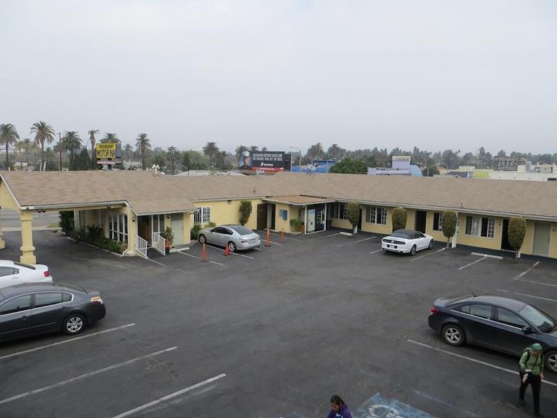 Friendship Motor Inn image